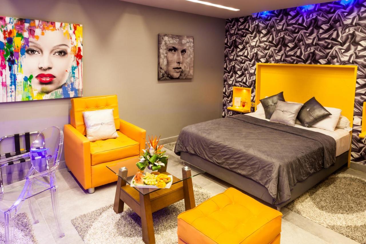 Le Wafou Hotel Abidjan Bagian luar foto