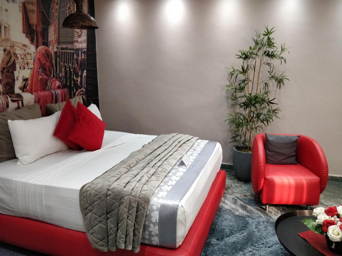 Le Wafou Hotel Abidjan Bagian luar foto